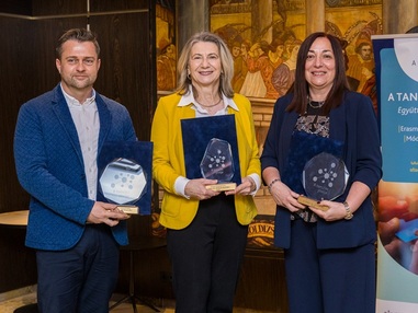 A Tanul&aacute;s J&ouml;vője D&iacute;j d&iacute;jazottjai 2025